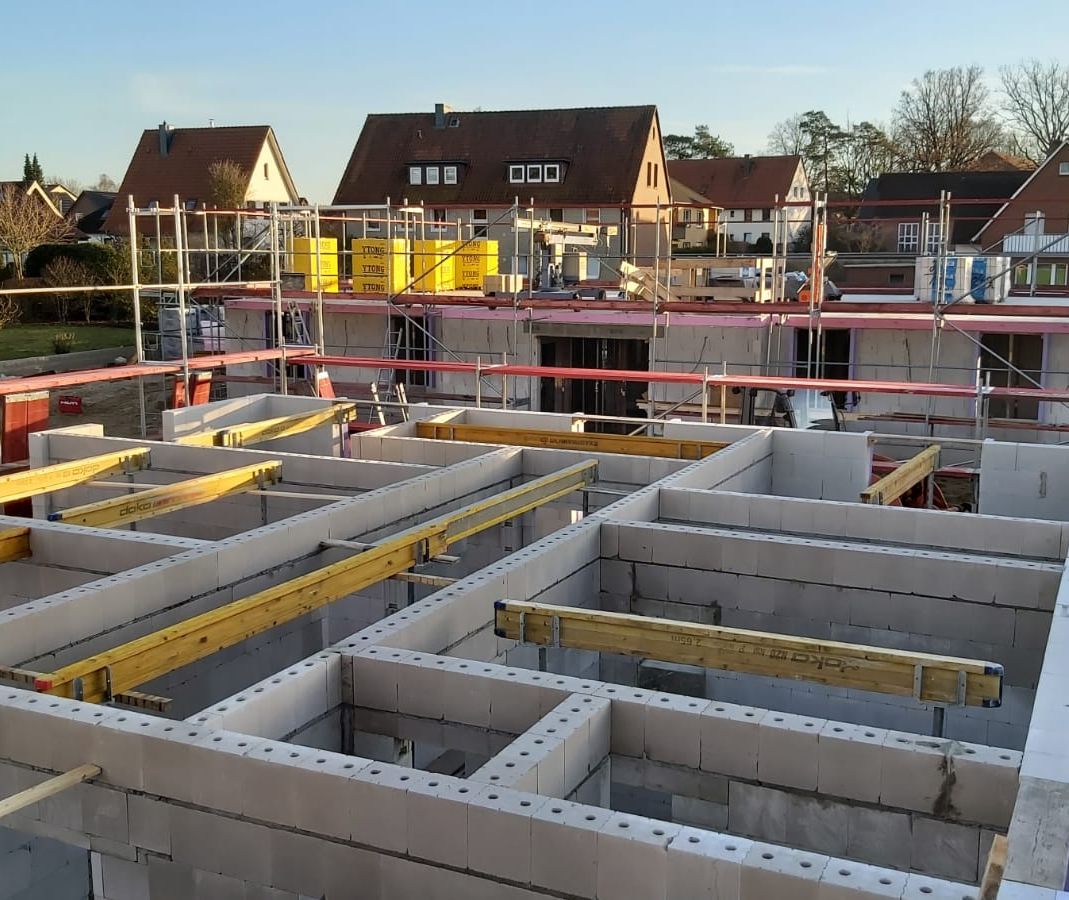 Mehrfamilienhaus - gebaut mit Root Hausbau - Neubau und Sanierung im Heidekreis und Umgebung Hamburg, Hannover und Bremen